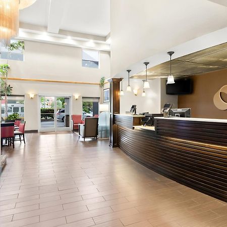Comfort Suites Portland Airport Exterior foto