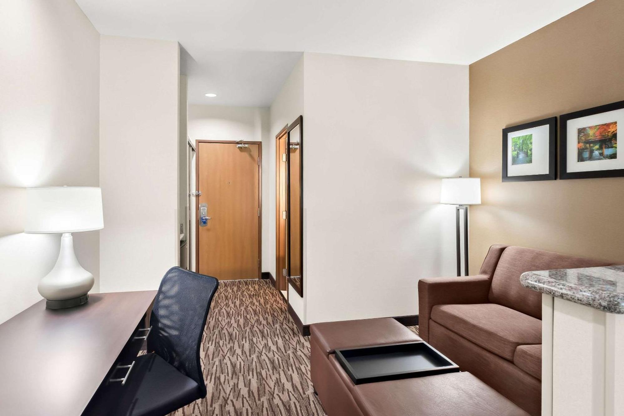 Comfort Suites Portland Airport Exterior foto