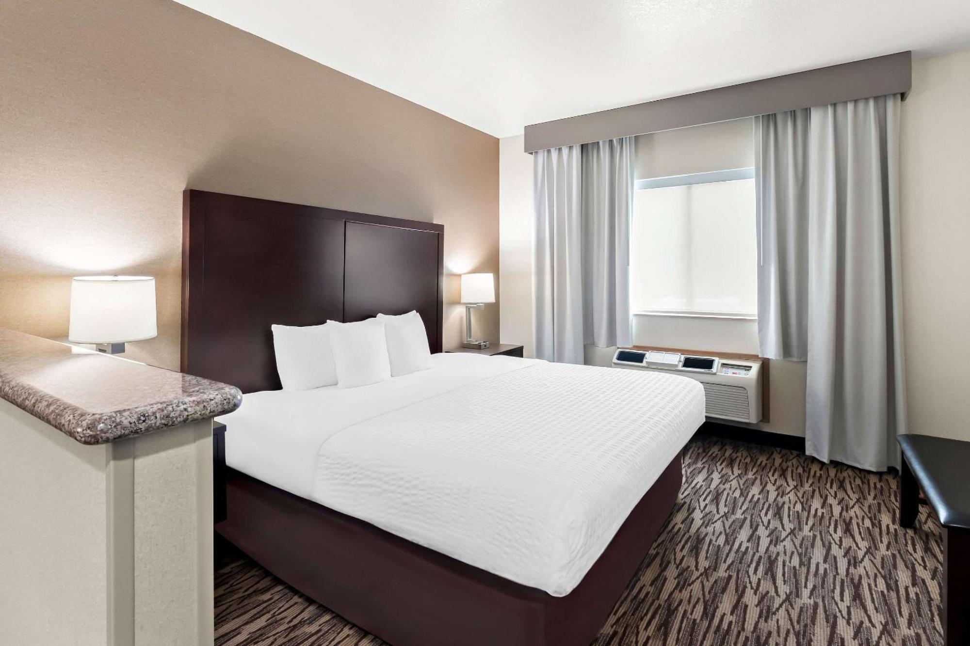 Comfort Suites Portland Airport Exterior foto