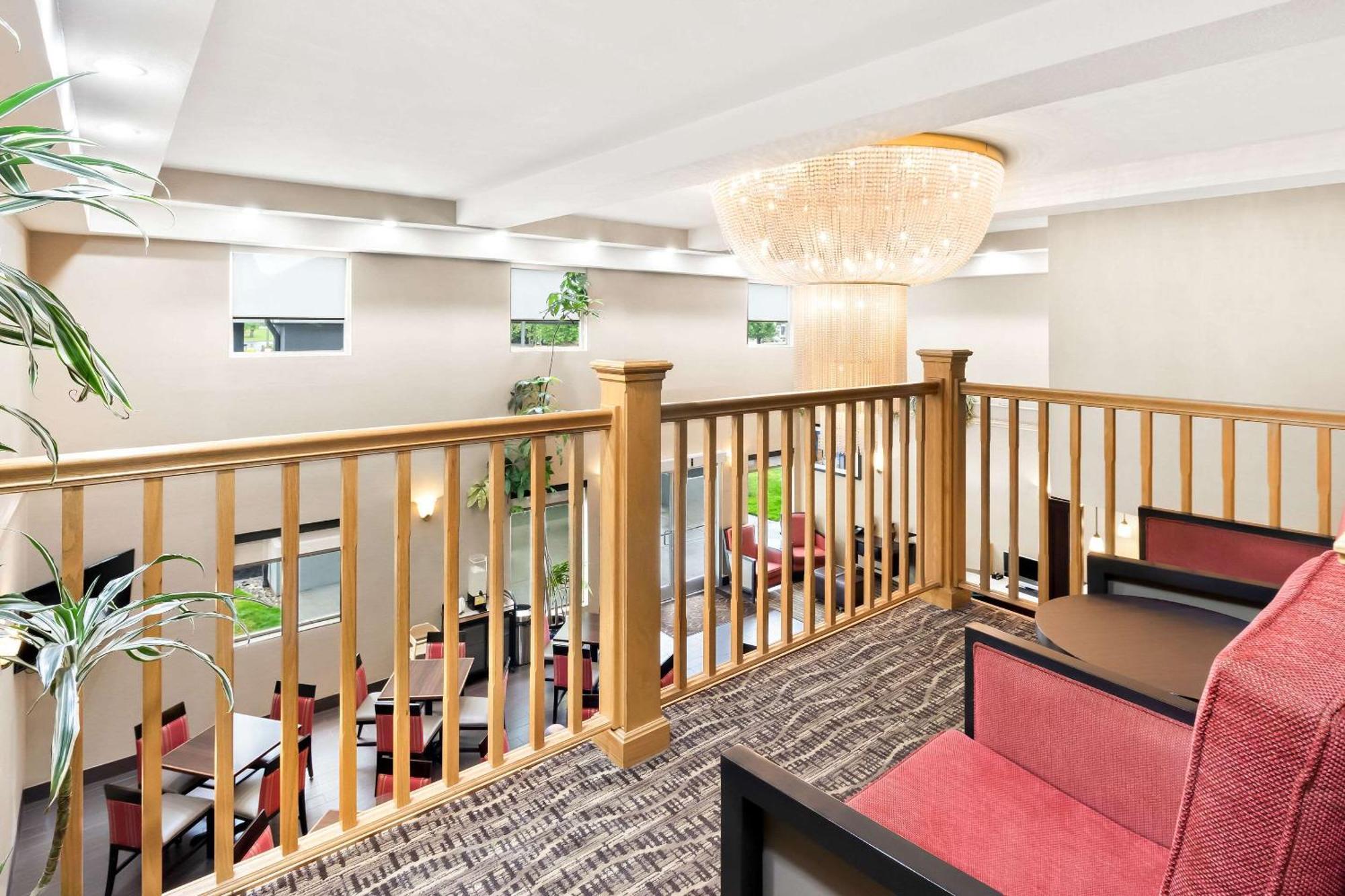 Comfort Suites Portland Airport Exterior foto